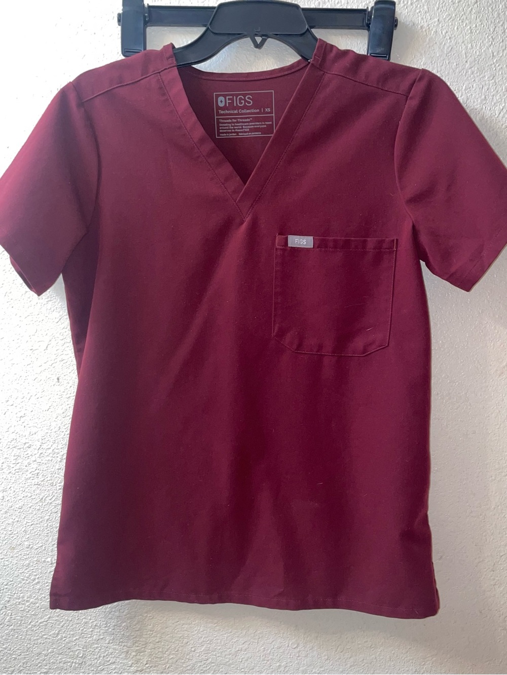 FIGS Women Catarina Scrub Top Burgundy